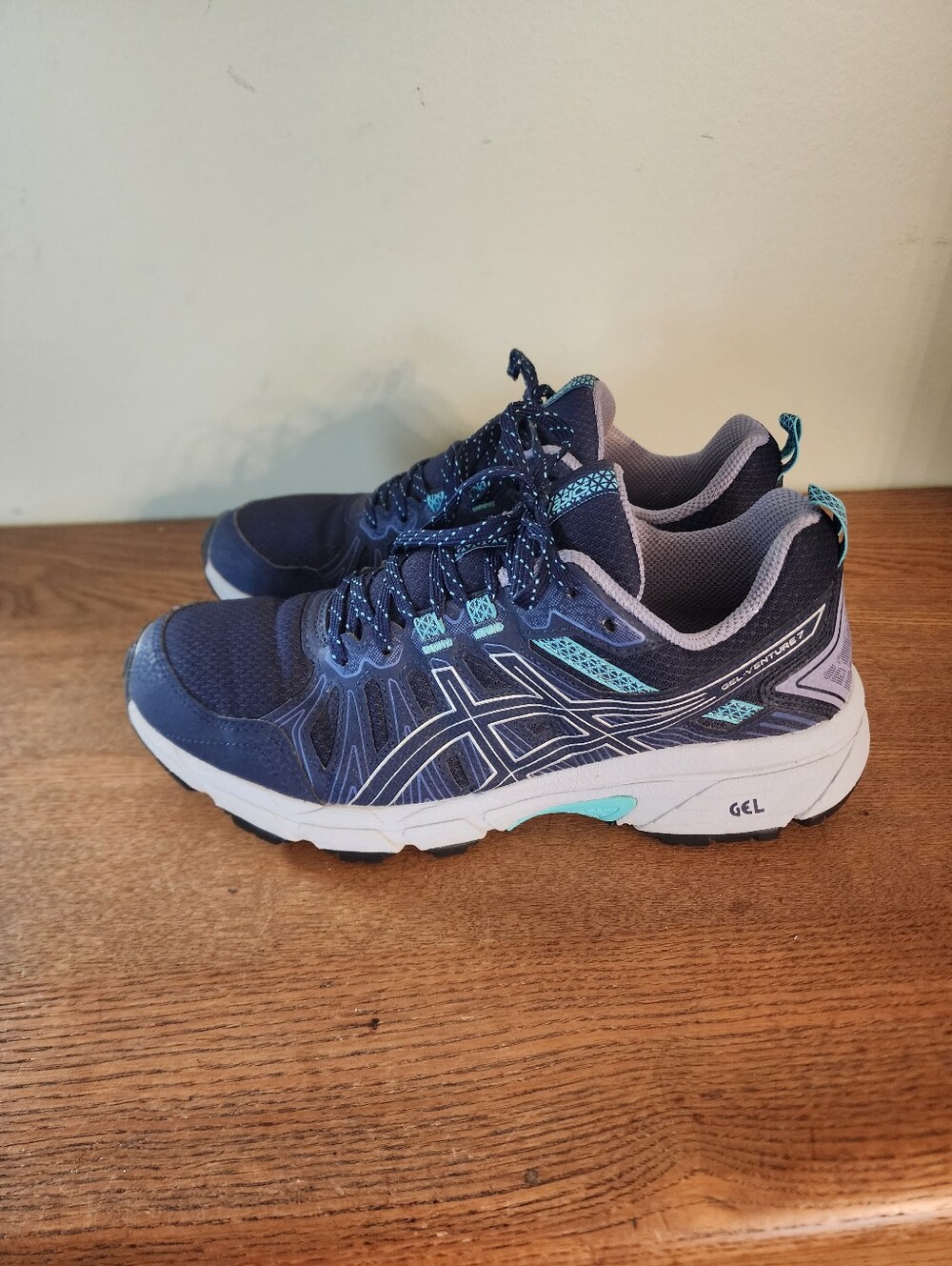 Womne's Asics Gel Venture 7 Sz 8